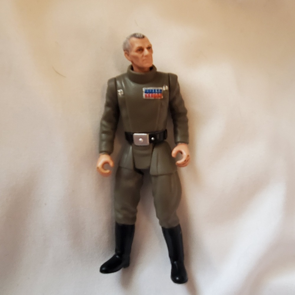 Star Wars Power of the Force Grand Moff Tarkin 1997 Kenner Action Figure 3.75in
